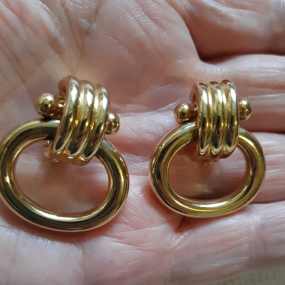 ERWIN PEARL Door Knocker Clip-on Earrings - Picture 8 of 9
